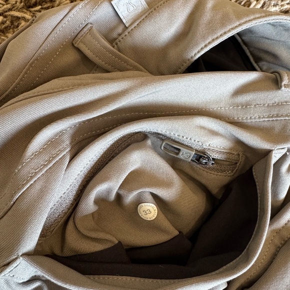 Lululemon Men’s ABC Slim Fit Chino Pants Khaki 33x30 - Picture 4 of 4